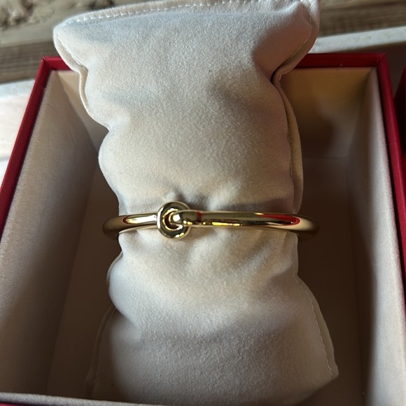 VALENTINO GARAVANI V Logo Gold Tone Moon Bangle Bracelet w BOX Dust Bag & tags. - Picture 8 of 11